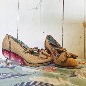 burlap 3.5" wedges with pink ombre lucite heel